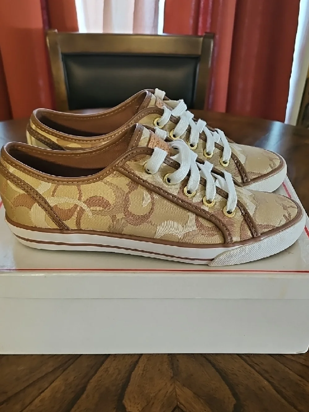 Coach Khaki Signature Low-Top Women Sneakers with White Laces - Picture 4 of 11